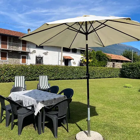 House With Large Garden, 2 Bedrooms, 2 Bathrooms,