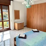 House With Large Garden, 2 Bedrooms, 2 Bathrooms, * Колико