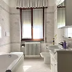 Апартаменты House With Large Garden, 2 Bedrooms, 2 Bathrooms,
