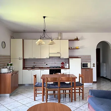 House With Large Garden, 2 Bedrooms, 2 Bathrooms, Colico