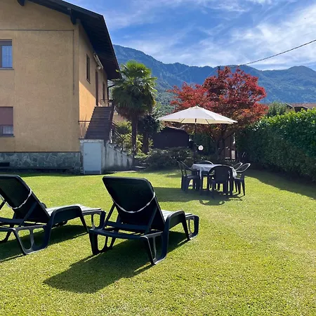 House With Large Garden, 2 Bedrooms, 2 Bathrooms, Appartement Colico