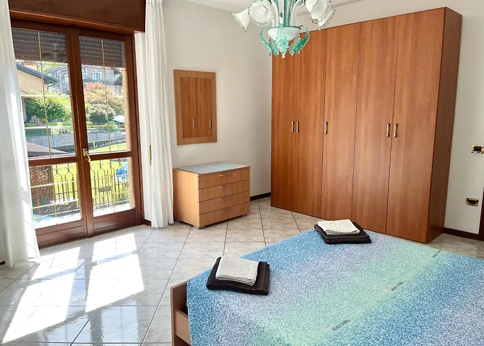 House With Large Garden, 2 Bedrooms, 2 Bathrooms, * Colico