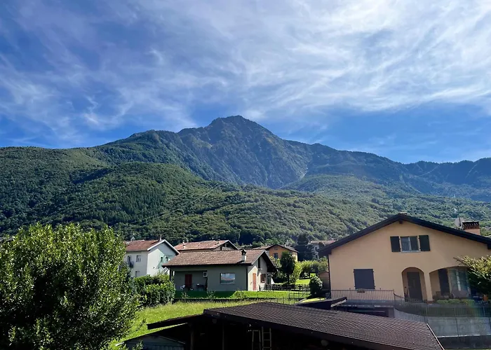 House With Large Garden, 2 Bedrooms, 2 Bathrooms, Colico