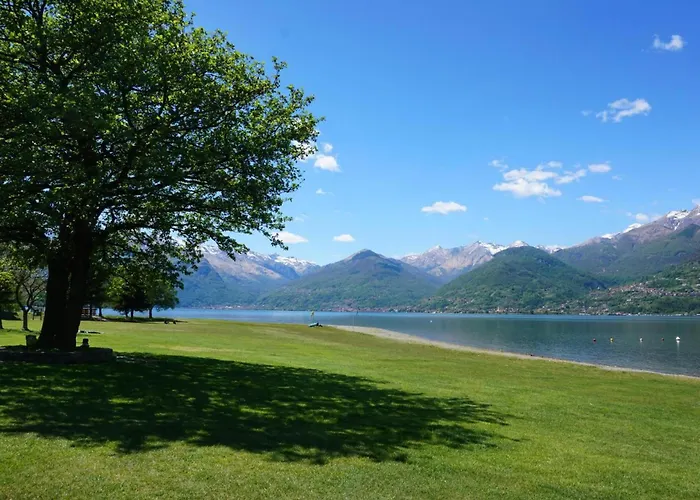 House With Large Garden, 2 Bedrooms, 2 Bathrooms, Apartment