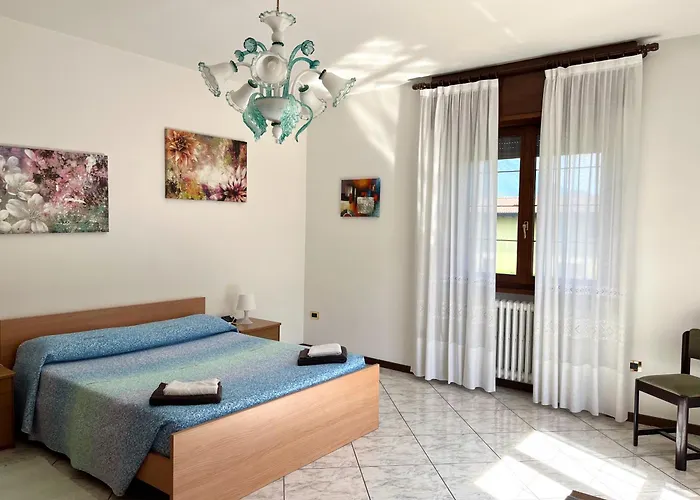 House With Large Garden, 2 Bedrooms, 2 Bathrooms, * Colico