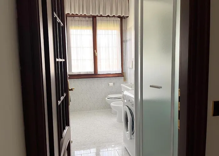 House With Large Garden, 2 Bedrooms, 2 Bathrooms, Apartman Colico